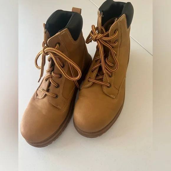 OZARK TRAIL MEN’S TROY BOOTS. SIZE 7
COLOR IS WHEAT-TAN  GREAT CONDITION - Picture 8 of 8